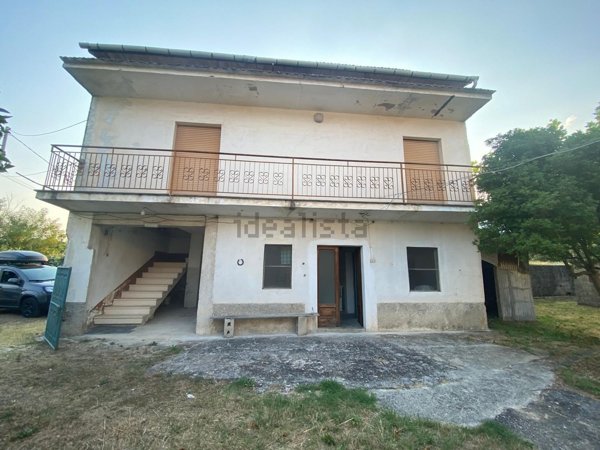 appartamento in vendita ad Oliveto Citra