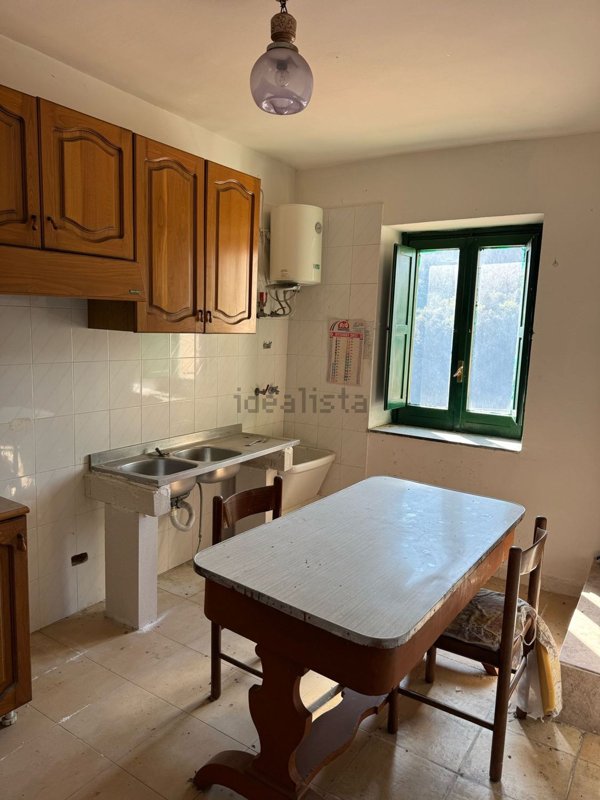 appartamento in vendita ad Oliveto Citra