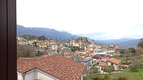 appartamento in vendita ad Oliveto Citra