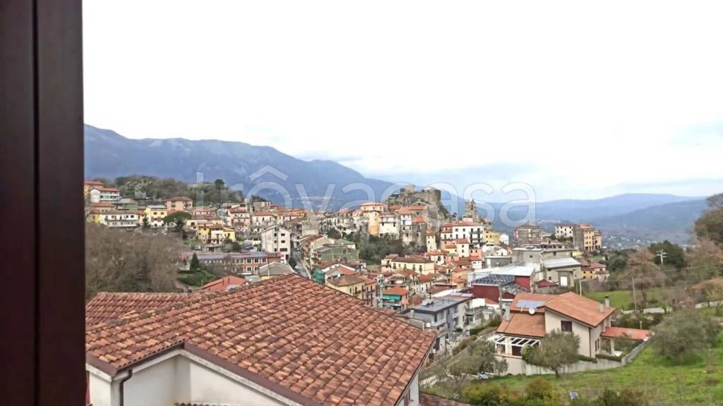 appartamento in vendita ad Oliveto Citra