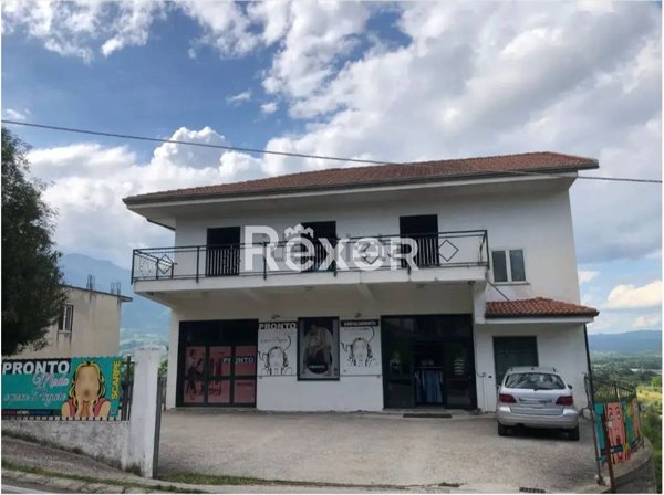 appartamento in vendita ad Oliveto Citra