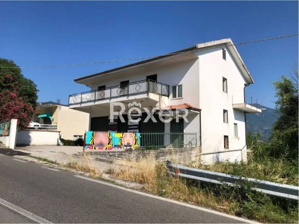 appartamento in vendita ad Oliveto Citra