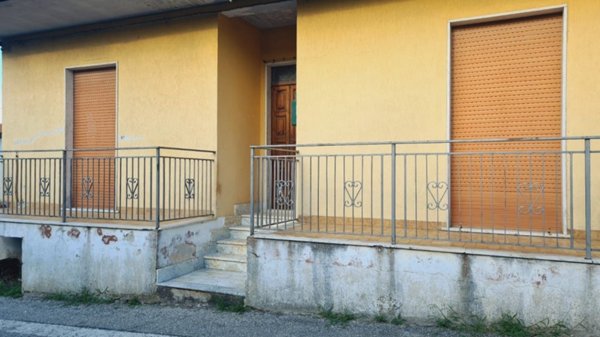 casa indipendente in vendita ad Omignano in zona Cerreta