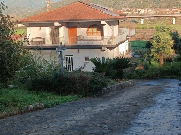 casa indipendente in vendita ad Omignano in zona Cerreta