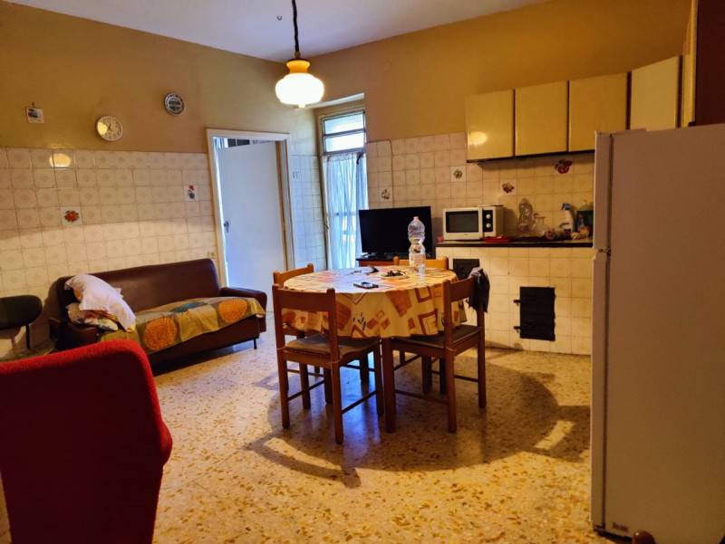 intera palazzina in vendita a Padula
