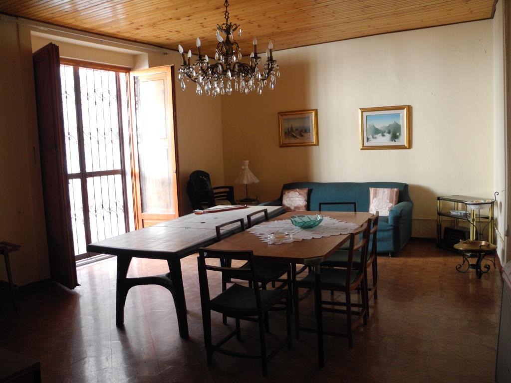 intera palazzina in vendita a Padula