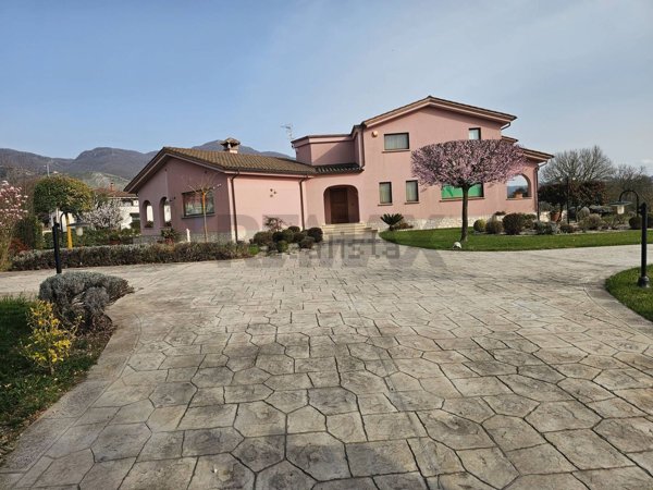 casa indipendente in vendita a Padula in zona Ascolese