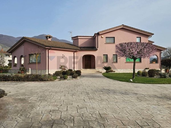 casa indipendente in vendita a Padula