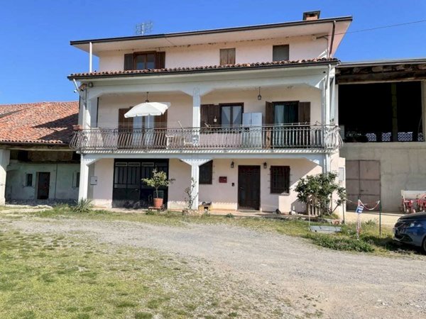 casa indipendente in vendita a Chiusa di Pesio in zona Combe