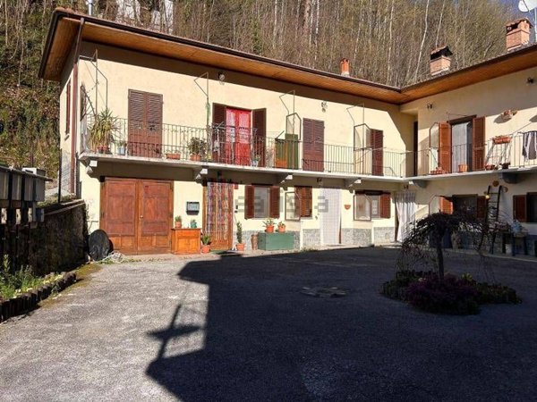 casa indipendente in vendita a Chiusa di Pesio