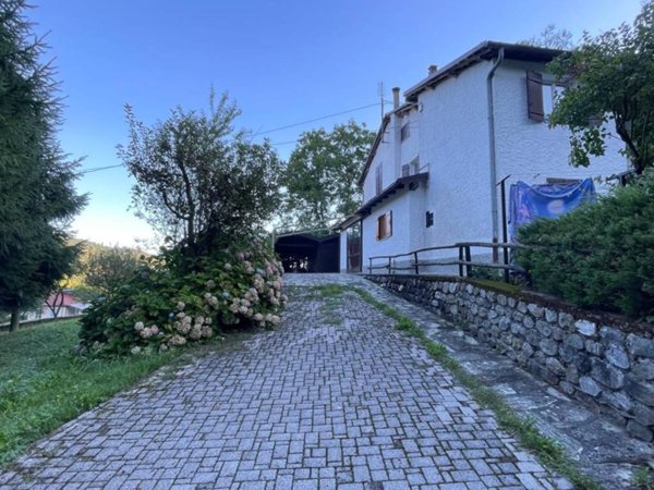 casa indipendente in vendita a Chiusa di Pesio in zona Vigna