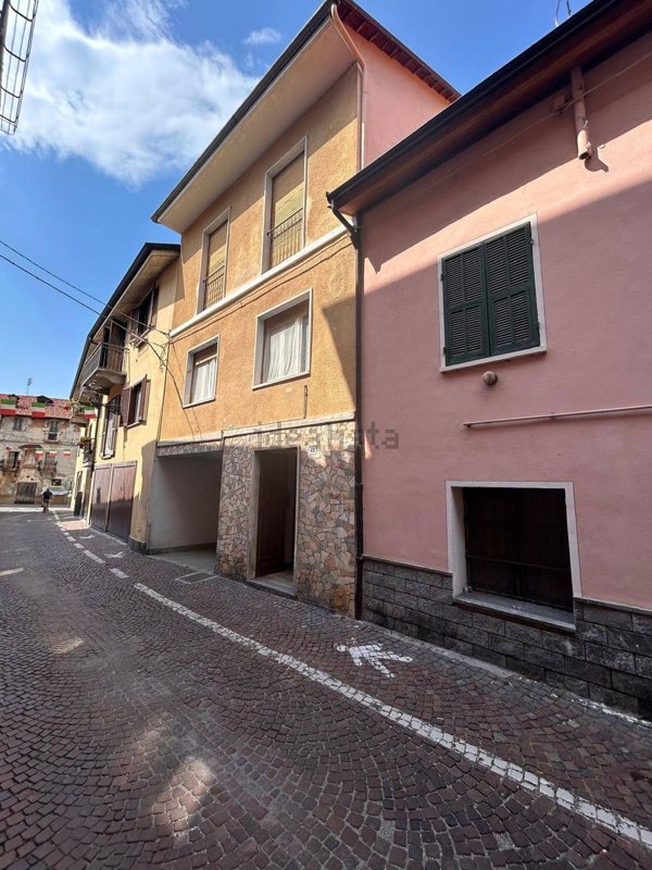 casa indipendente in vendita a Chiusa di Pesio