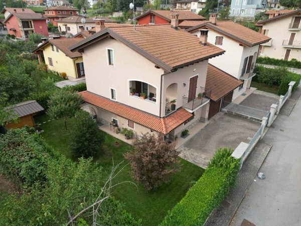 casa indipendente in vendita a Chiusa di Pesio
