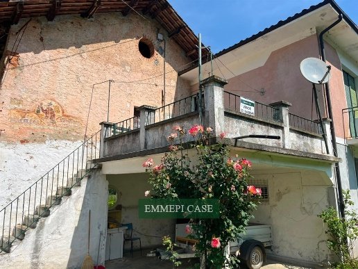 pentavano in vendita a Chiusa di Pesio in zona Vigna