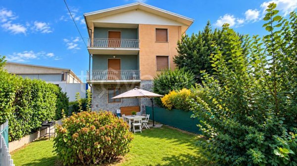 casa indipendente in vendita a Chiusa di Pesio