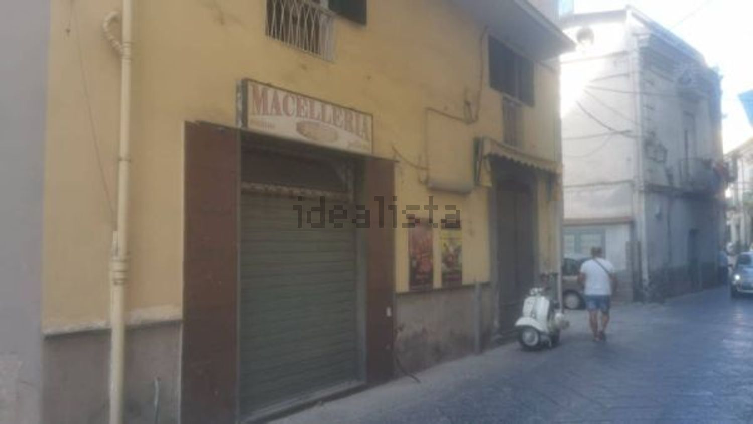 locale commerciale in vendita a Pagani