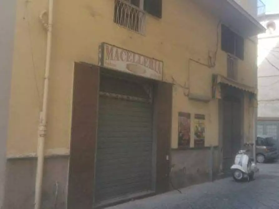 locale commerciale in vendita a Pagani