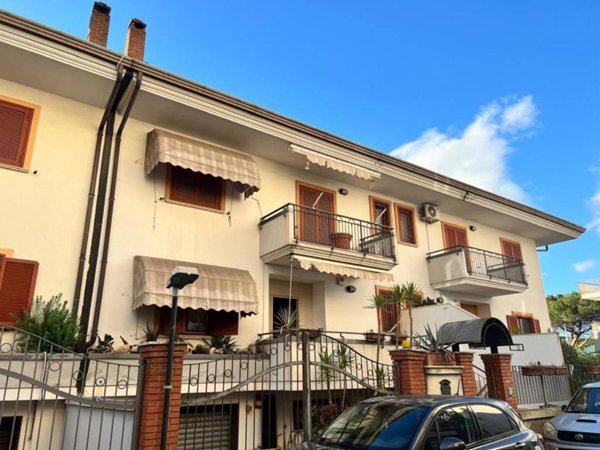 casa indipendente in vendita a Pagani