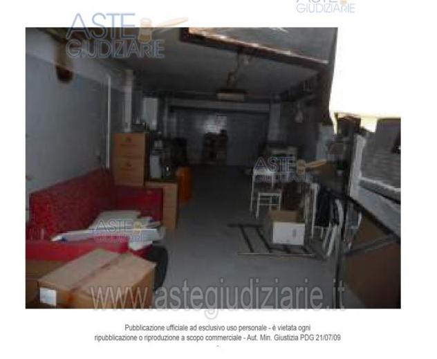locale commerciale in vendita a Pagani