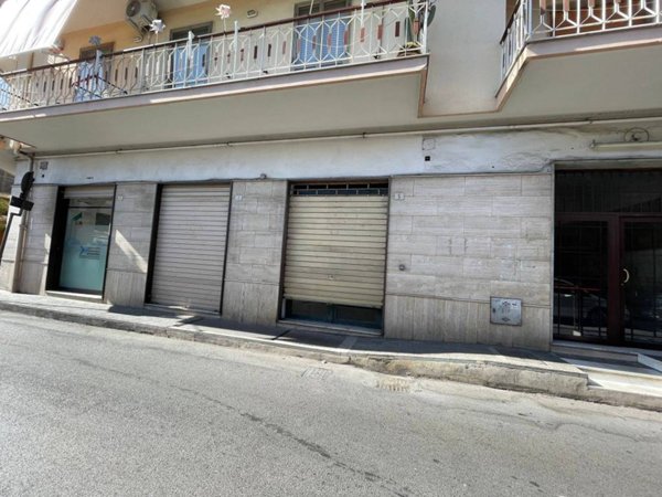 negozio in vendita a Pagani