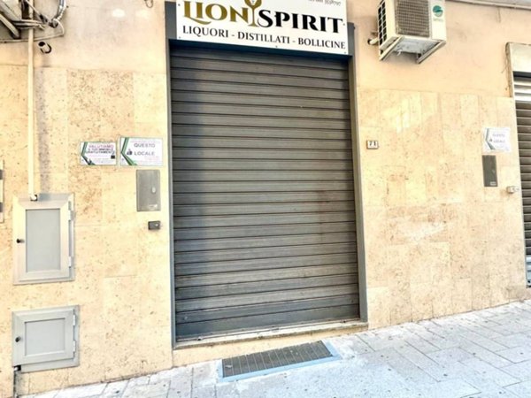 negozio in vendita a Pagani