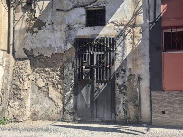 negozio in vendita a Pagani