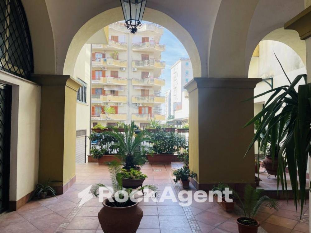 negozio in vendita a Pagani