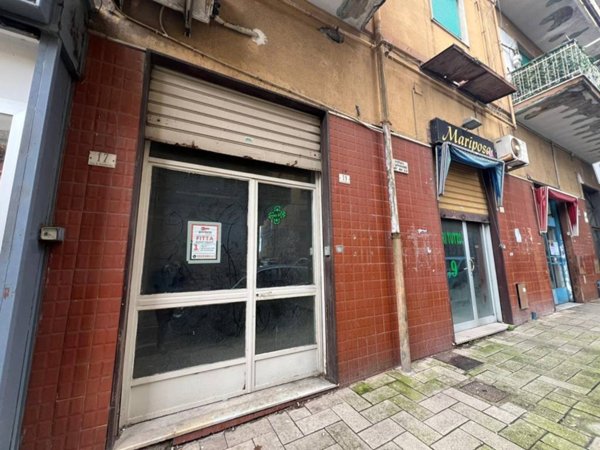 negozio in vendita a Pagani