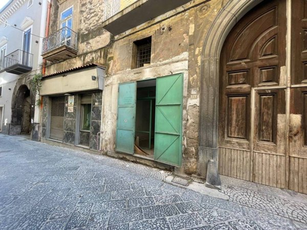 negozio in vendita a Pagani