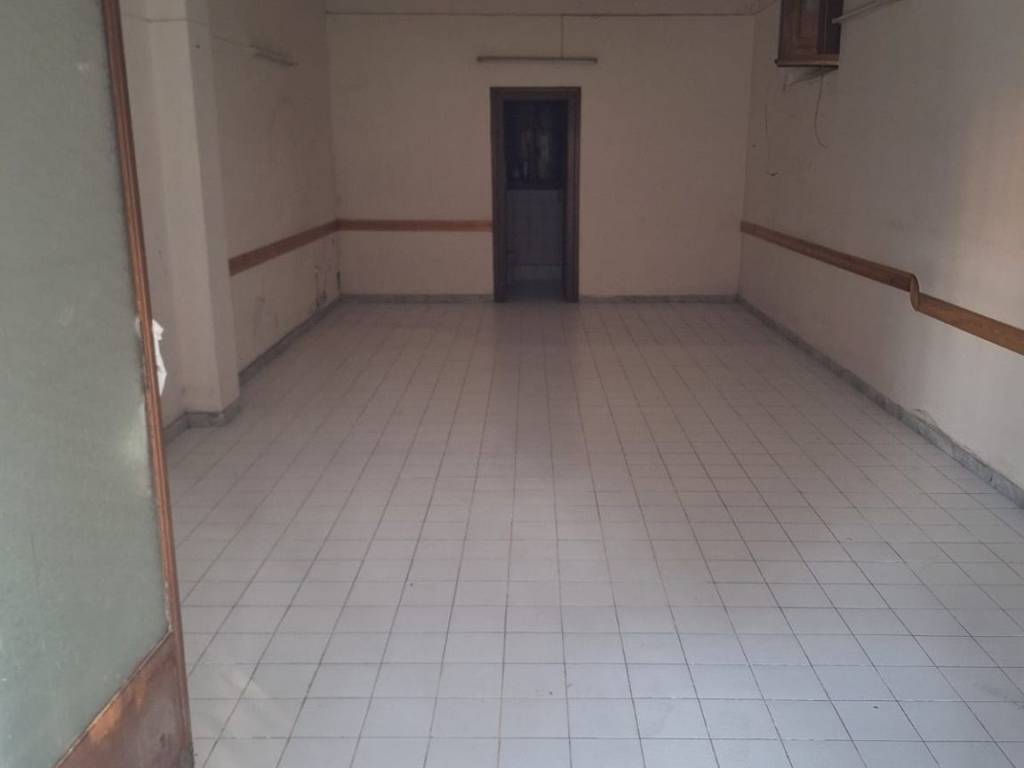 negozio in vendita a Pagani