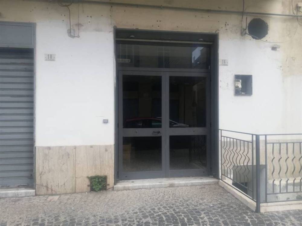 locale commerciale in vendita a Pagani