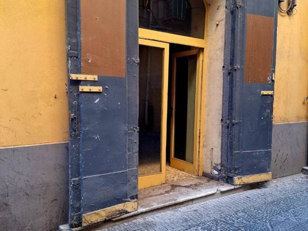 locale commerciale in vendita a Pagani