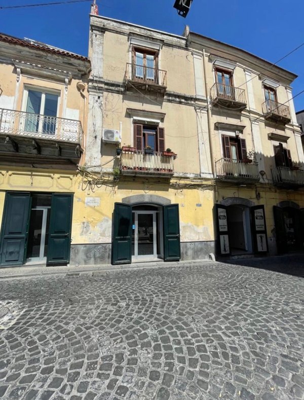 locale commerciale in vendita a Pagani