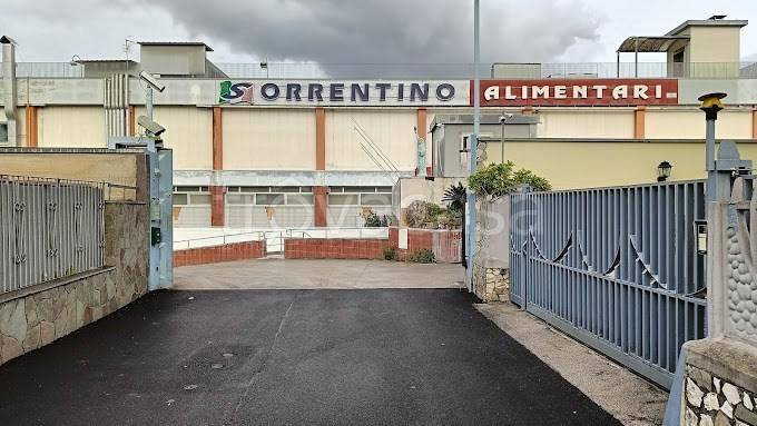 negozio in vendita a Pagani