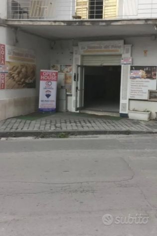 locale commerciale in vendita a Pagani