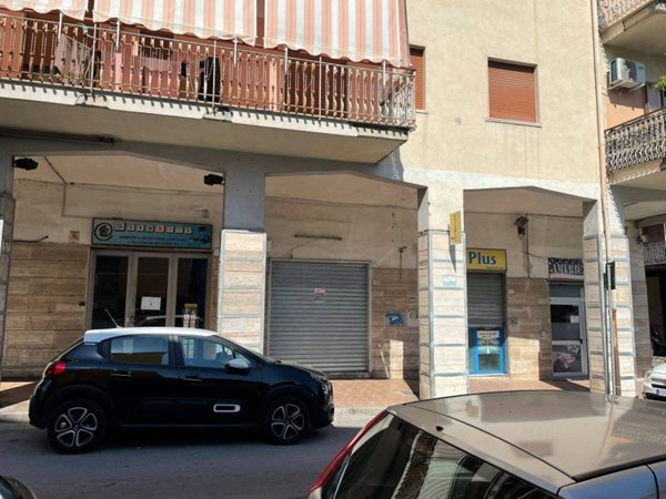negozio in vendita a Pagani