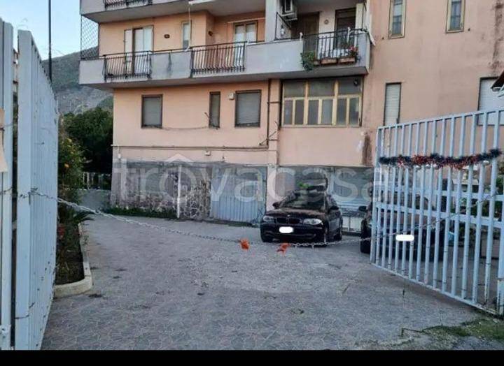 locale commerciale in vendita a Pagani