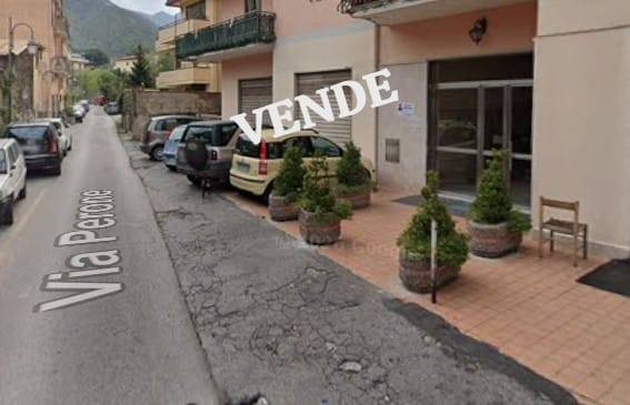 locale commerciale in vendita a Pagani