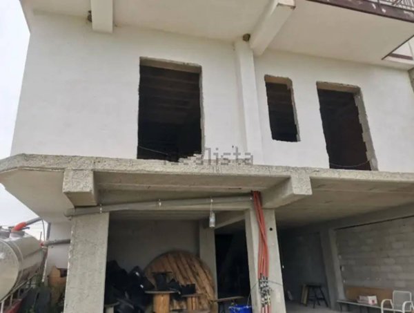appartamento in vendita a Palomonte in zona Valle