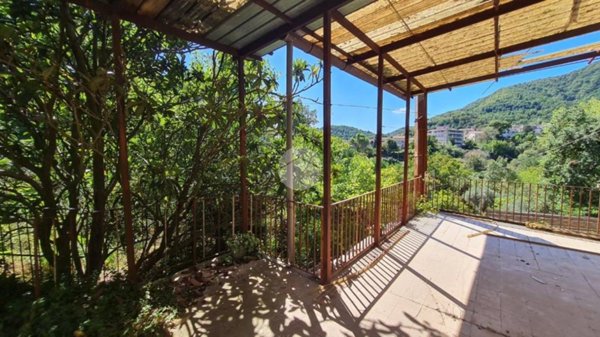 casa indipendente in vendita a Pellezzano