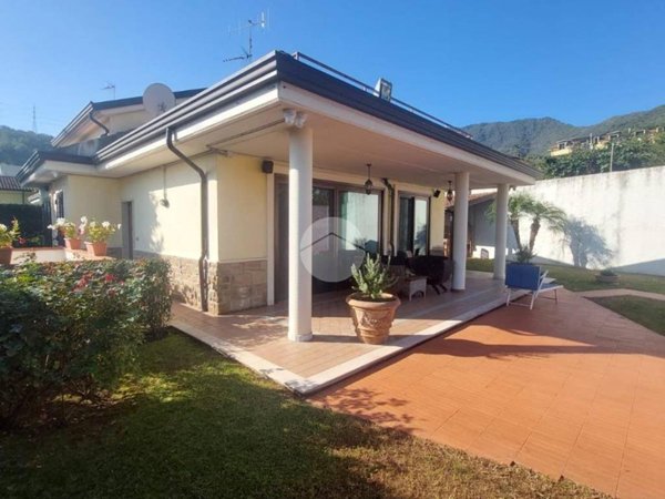 casa indipendente in vendita a Pellezzano