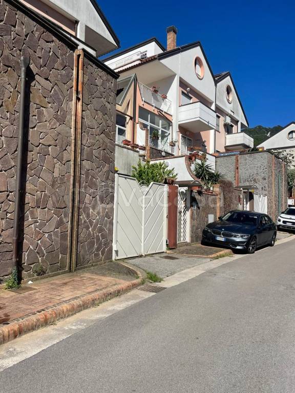 casa indipendente in vendita a Pellezzano