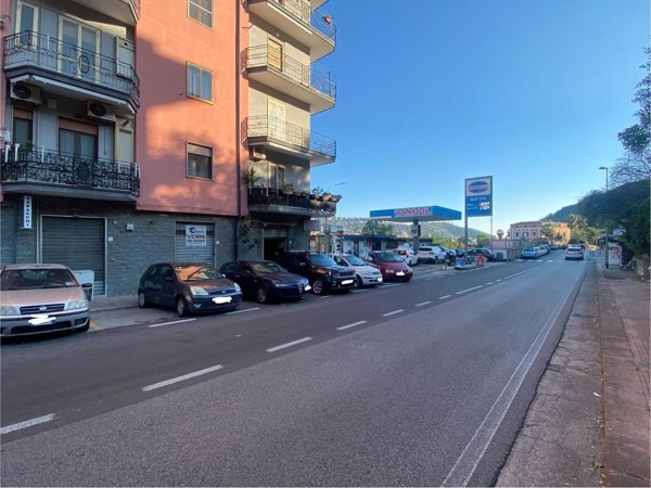 locale commerciale in vendita a Pellezzano