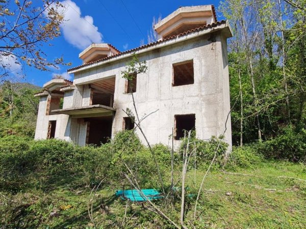 casa indipendente in vendita a Pellezzano