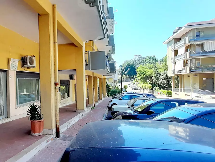 negozio in vendita a Pellezzano