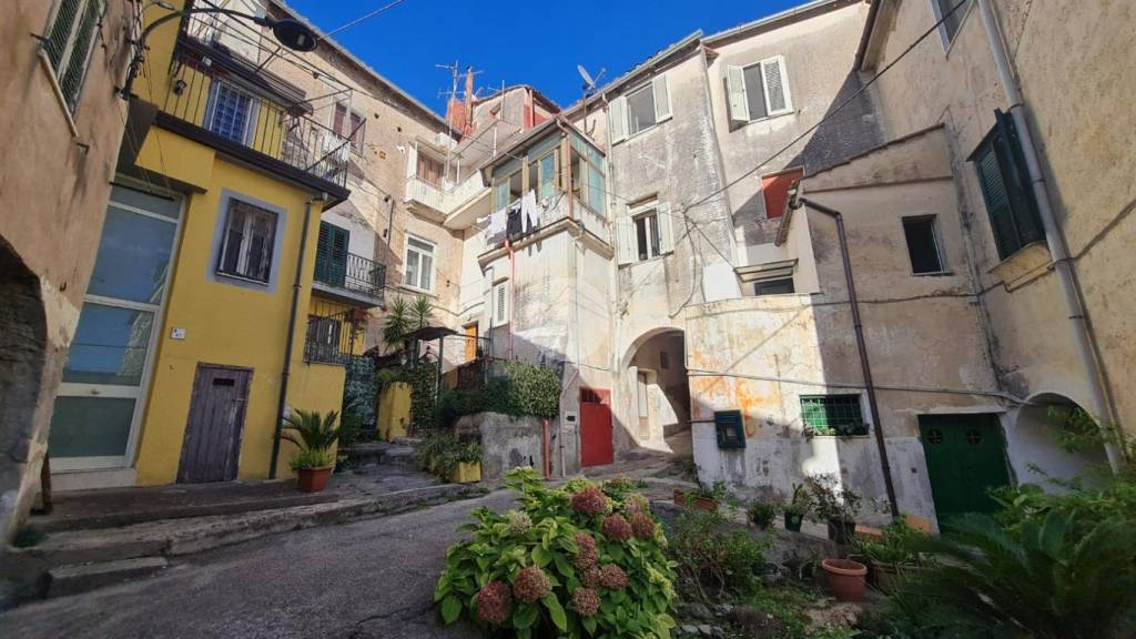 casa indipendente in vendita a Pellezzano