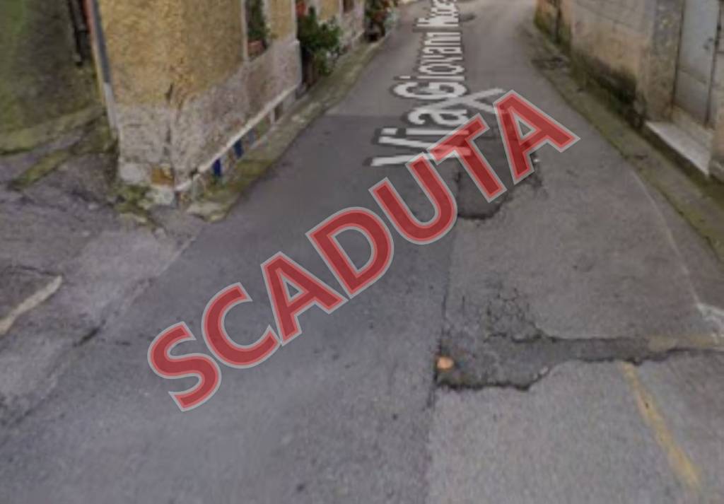 locale commerciale in vendita a Pellezzano