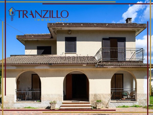 casa indipendente in vendita a Pellezzano in zona Coperchia