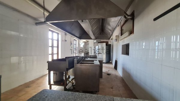 negozio in vendita a Pellezzano