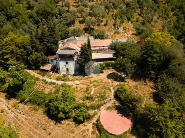 casa indipendente in vendita a Pellezzano